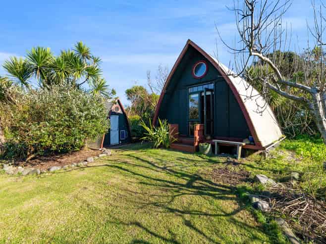 7091 South Road, Warea