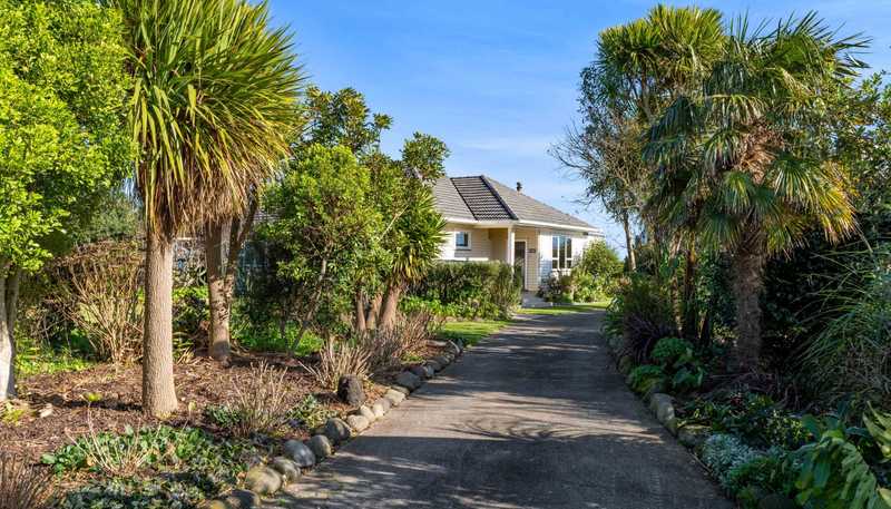 7091 South Road, Warea