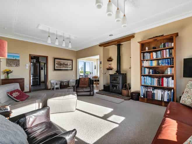 7091 South Road, Warea