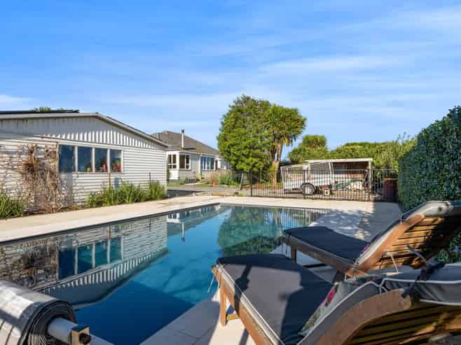 7091 South Road, Warea