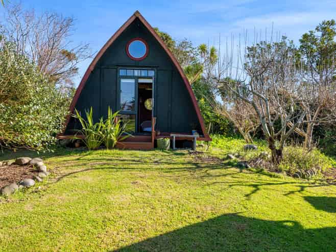 7091 South Road, Warea