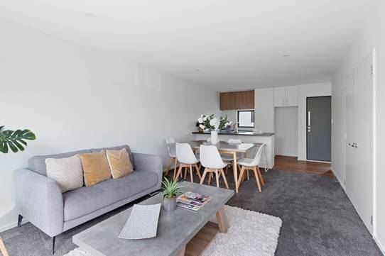 Sunny Two Bedroom Townhouse in Convenient Phillipstown Location - Bild 4