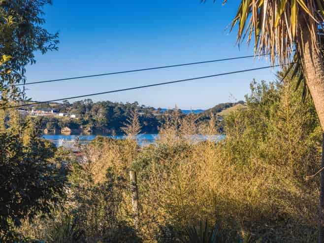 22 Lannan Road, Surfdale
