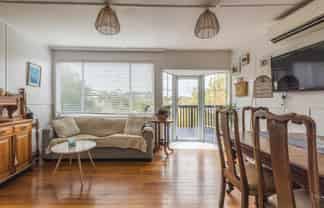 22 Lannan Road, Surfdale