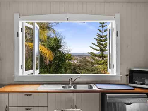 43 Chaucer Road South, Bluff Hill