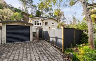 43 Chaucer Road South, Bluff Hill