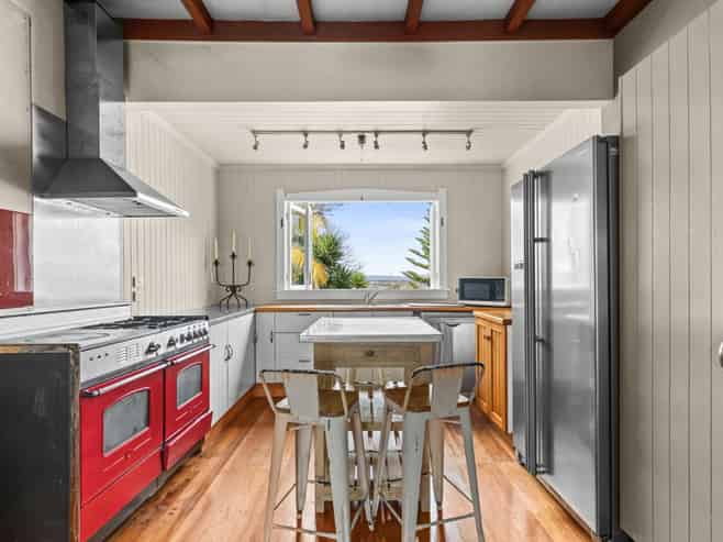 43 Chaucer Road South, Bluff Hill