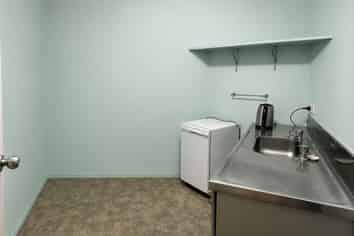 High Stud Factory With Office In Prime Central Location!