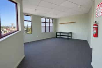 High Stud Factory With Office In Prime Central Location!