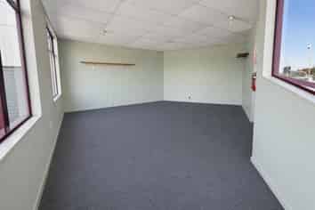 High Stud Factory With Office In Prime Central Location!