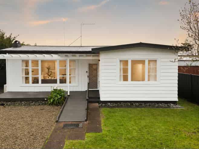 80 Tawa Street, Melville