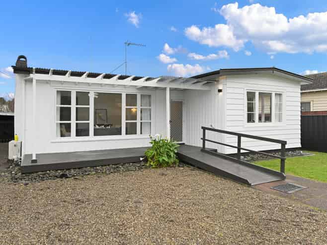 80 Tawa Street, Melville