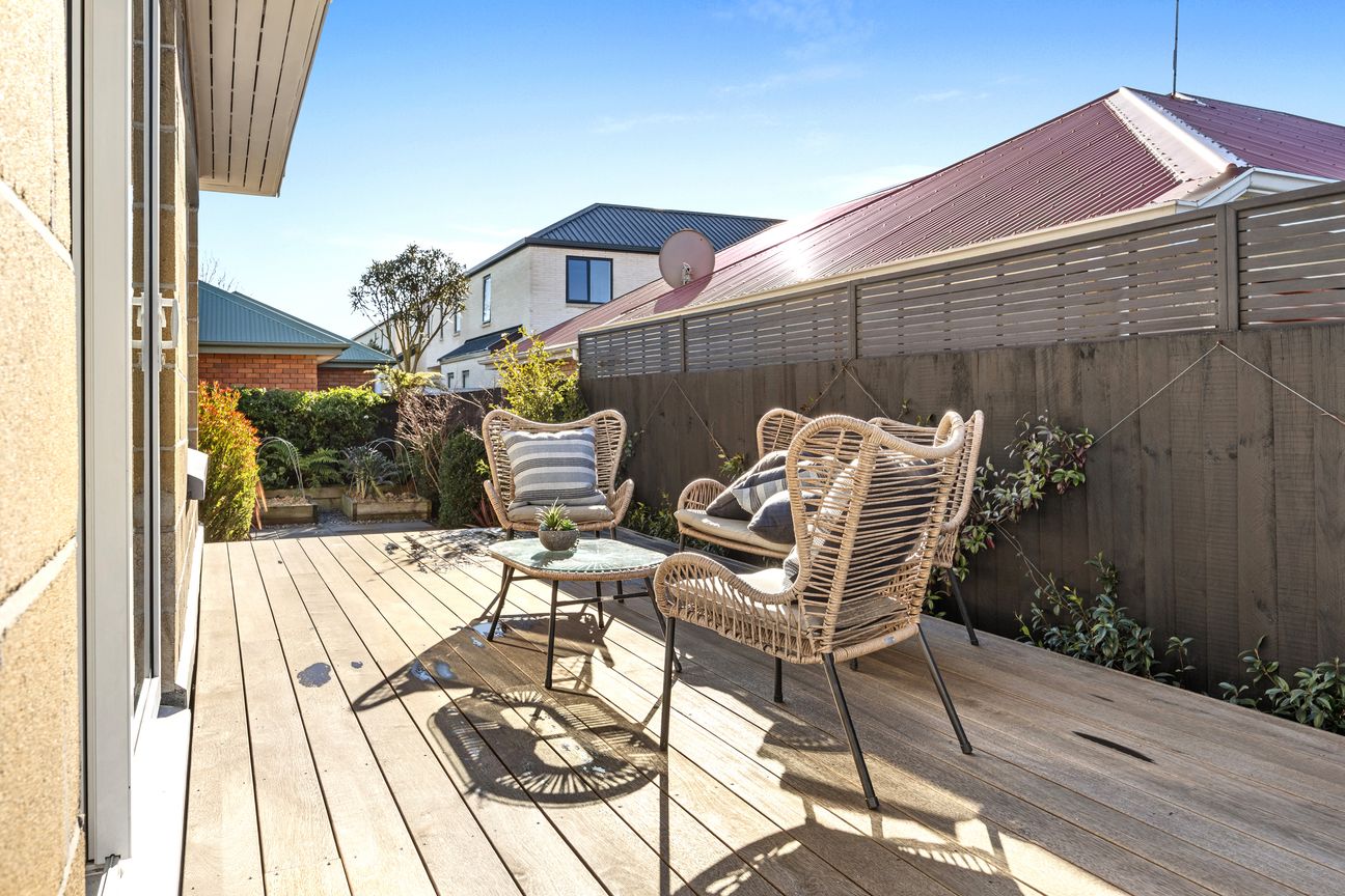 UNDER OFFER Sunny, Easy Living in Strowan - Ansicht 2