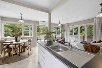 49A Waiwaka Terrace, Strandon
