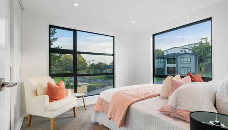 11 Pharlap Drive, Northcross