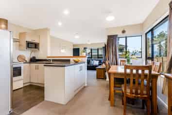 18A Bowes Crescent, Strathmore Park