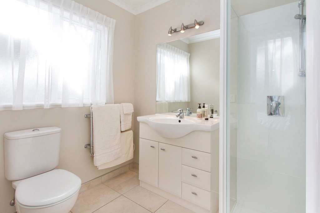 Quiet & Sunny Howick Home with Fully-fenced Garden - Więcej
