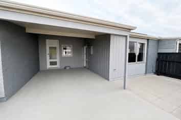 6 Westmere Place, Takaro