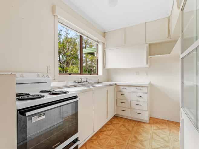901 West Coast Road, Makarau