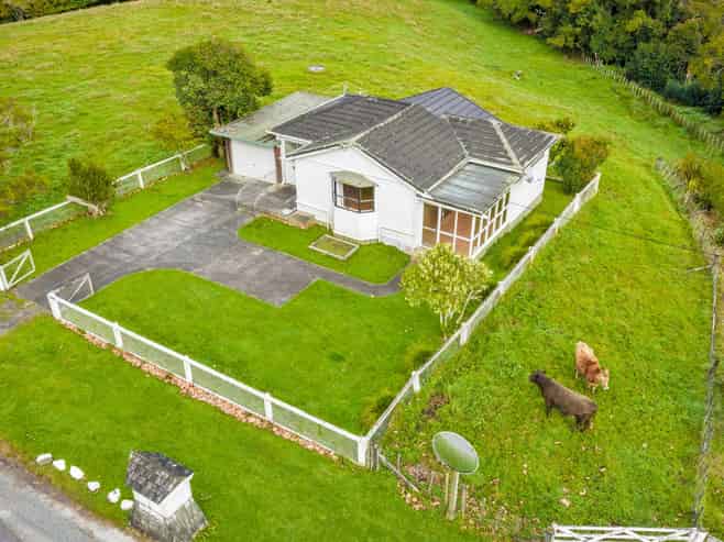 901 West Coast Road, Makarau