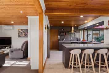 140 Royal Park Drive, Parklands