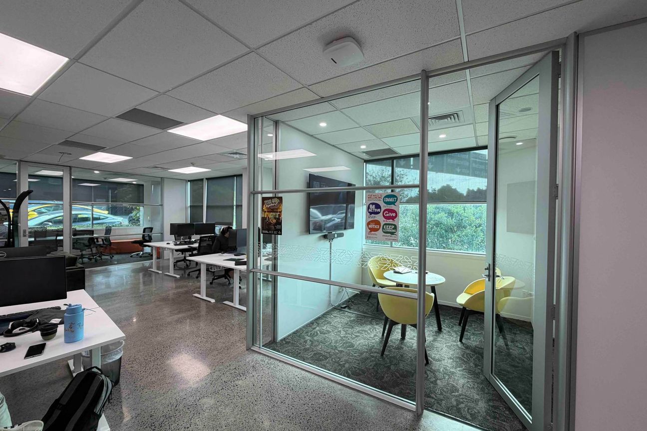 MODERN GROUND FLOOR OFFICE – pohled 3