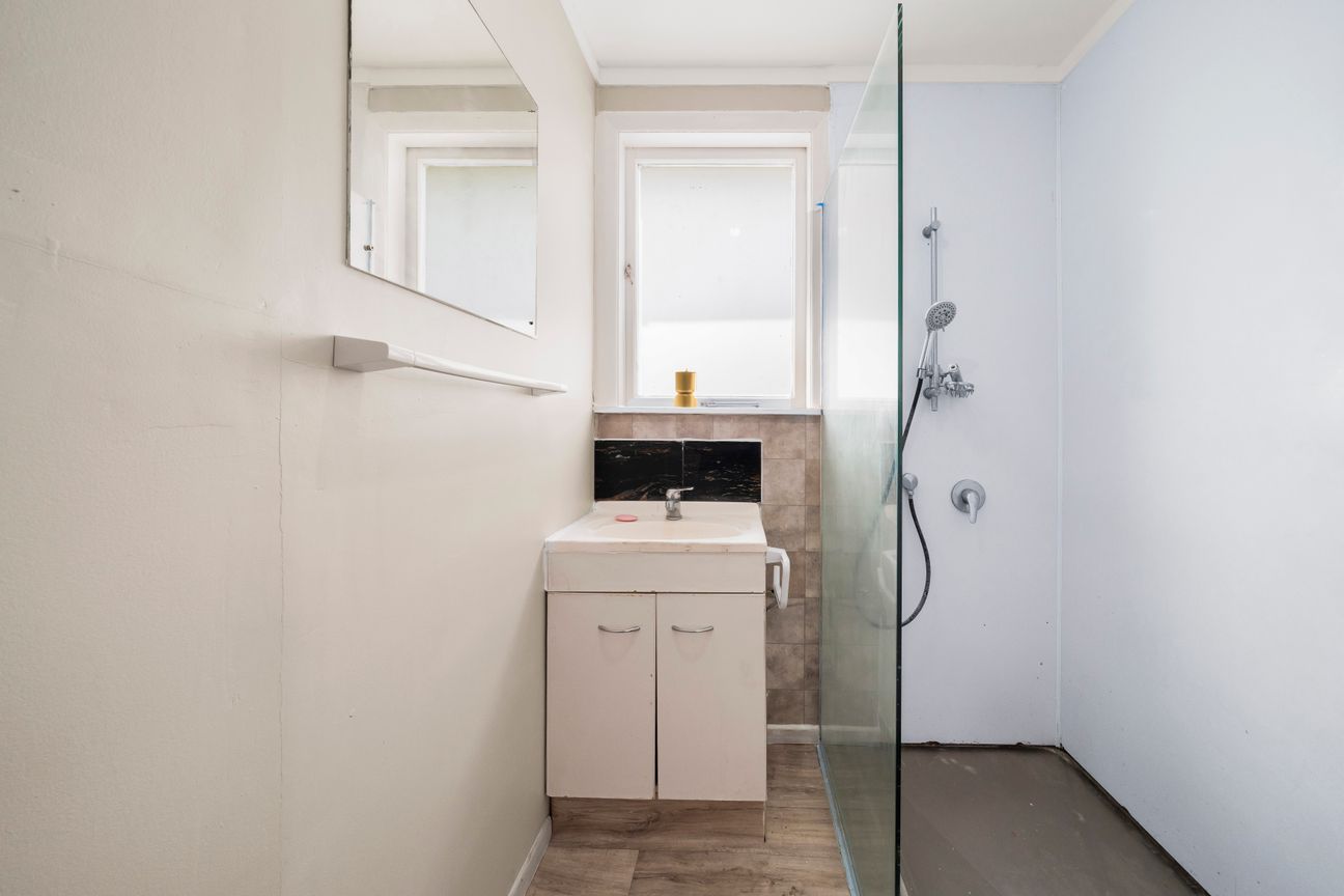 Freehold Property - Move in, Invest or Add Value - Meer