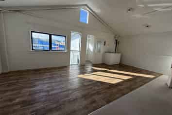 Studio Office For Lease