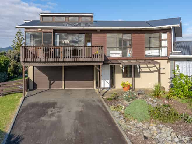 18 Ara Kuaka, Waikanae Beach