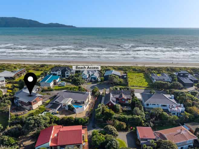 18 Ara Kuaka, Waikanae Beach