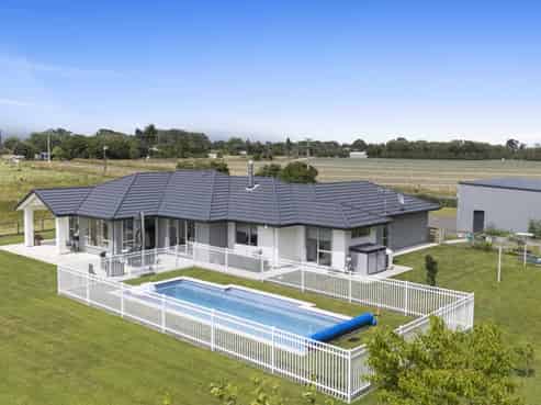 14 Heatherlea West Road, Levin
