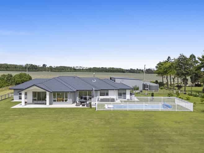14 Heatherlea West Road, Levin