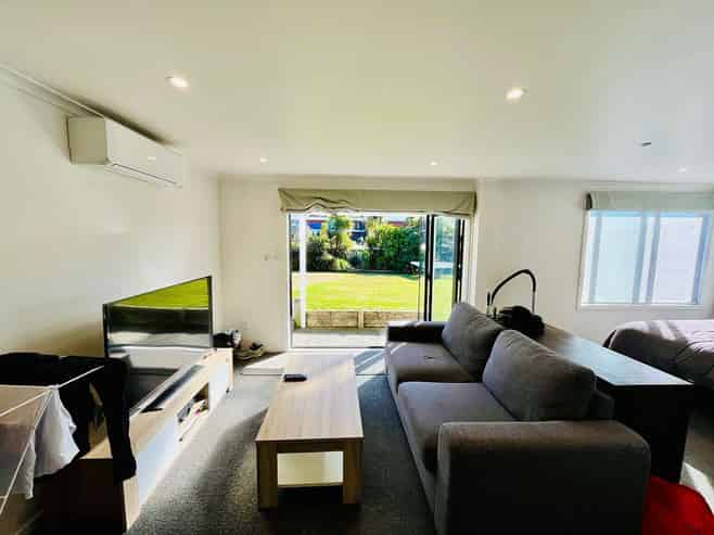 1/132 Colwill Road, Massey