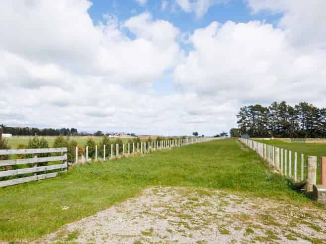 4 Tirohanga Lane, Aorangi