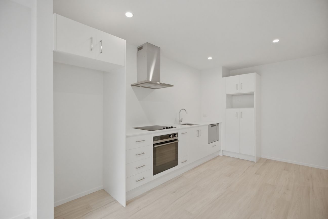 Brand Spanking New - Modern 3-Bedroom Townhouse with Private Courtyard - Bild 3
