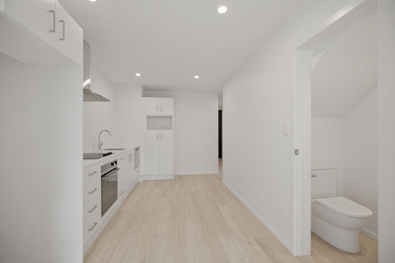 Brand Spanking New - Modern 3-Bedroom Townhouse with Private Courtyard - Bild 4