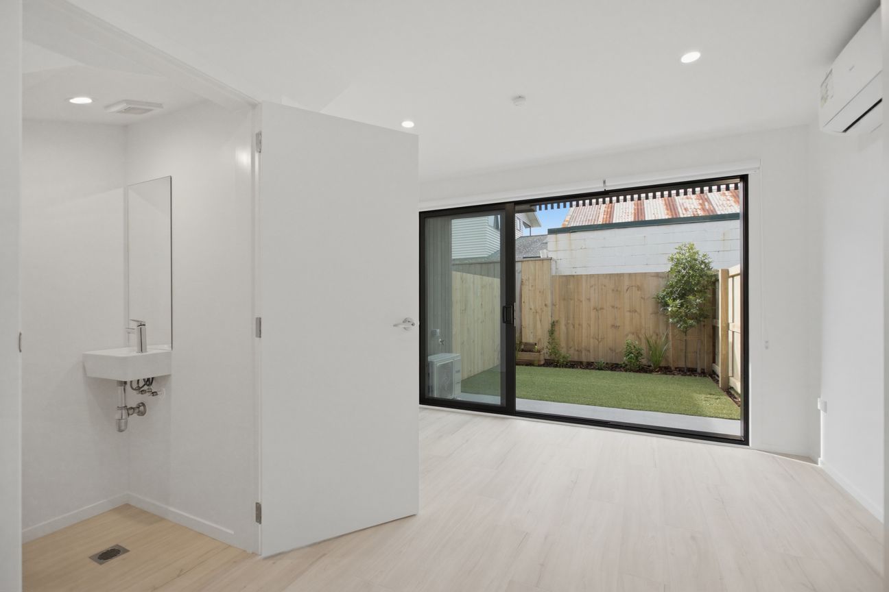 Brand Spanking New - Modern 3-Bedroom Townhouse with Private Courtyard - Fler