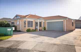 3A Esme Place, Matua