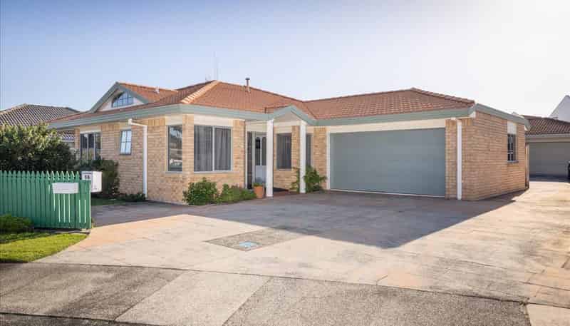 3A Esme Place, Matua