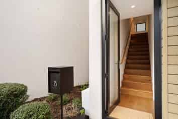 25 Erica Pabst Way, Island Bay