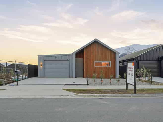 42 Burdon Loop, Hawea Flat