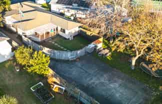 42 Cobham Crescent, Kelston