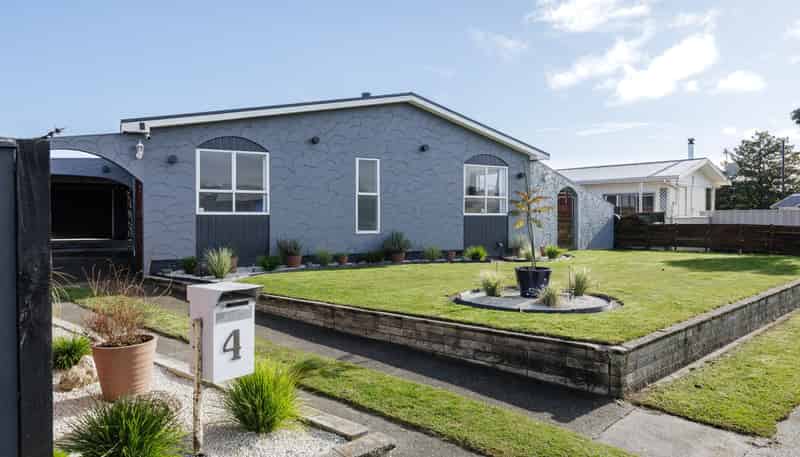 4 Robinson Crescent, Tamatea
