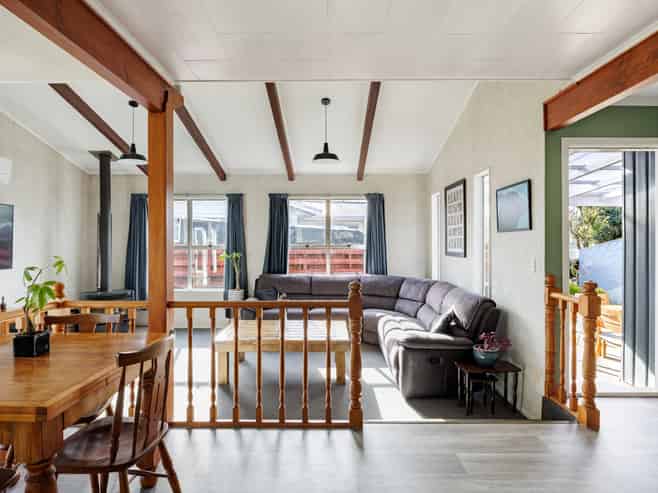 4 Robinson Crescent, Tamatea