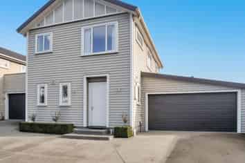 47B McMahon Dr, Aidanfield