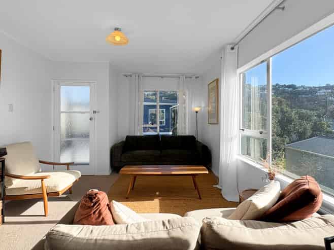 4/218 Onepu Road, Lyall Bay