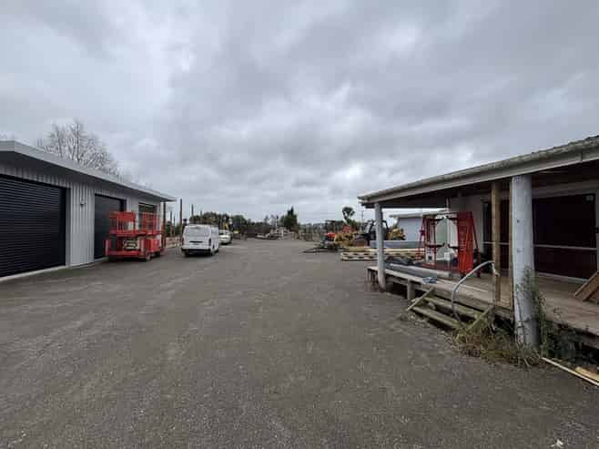 Two new sheds with secure yard for lease