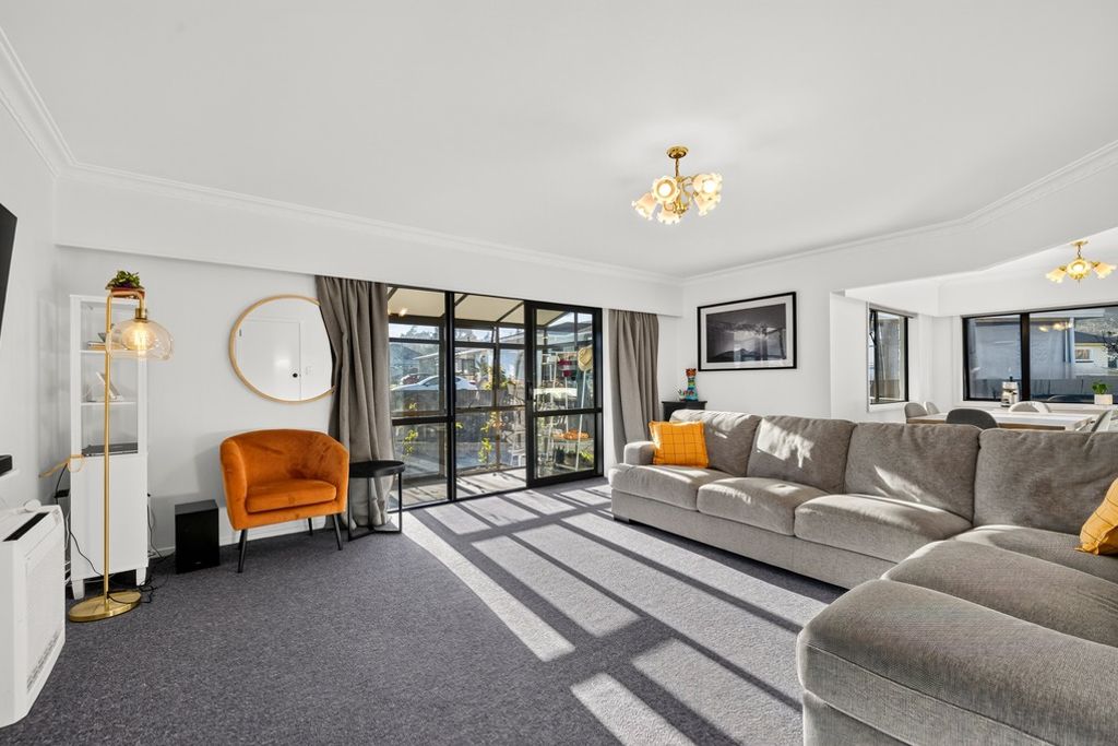Renovated Comfort, Close to Everything! - Widok 3