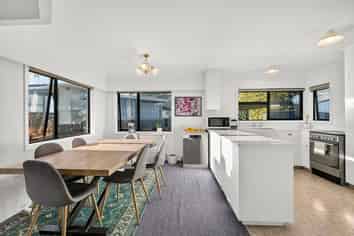 1/5 Alyson Place, Stoke