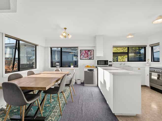 1/5 Alyson Place, Stoke